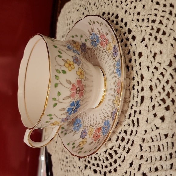Tuscan fine bone china‎ cup an saucer England - Picture 1 of 8